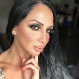 Meet your Posher, Maria rosa